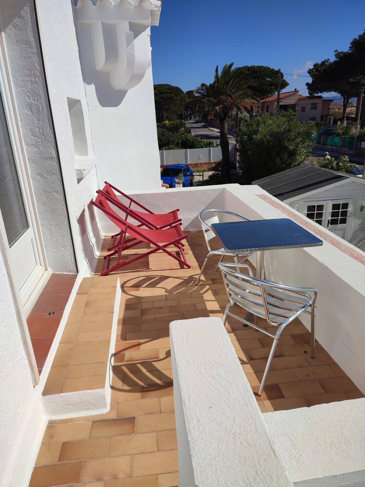 Hotel Le Calypso Hyeres Exterior photo