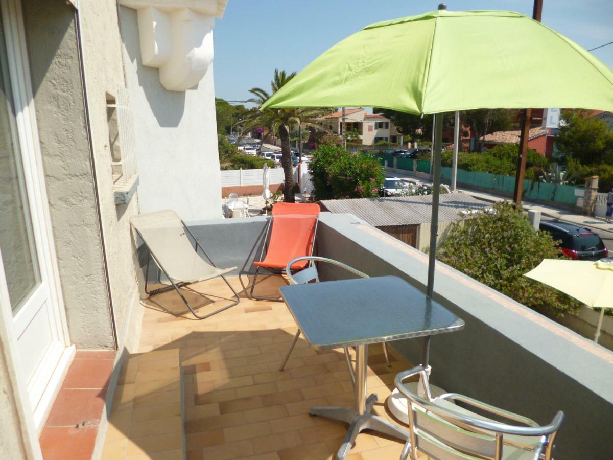 Hotel Le Calypso Hyeres Exterior photo